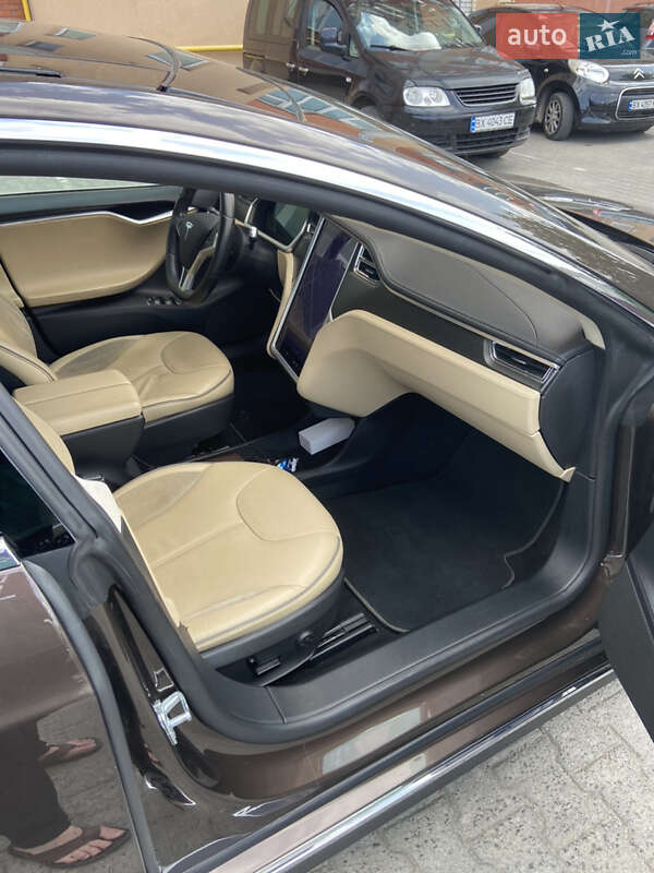 Лифтбек Tesla Model S 2012 в Хмельницком фото 53 Лифтбек Tesla Model S 2012 в Хмельницком