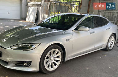 Лифтбек Tesla Model S 2018 в Днепре