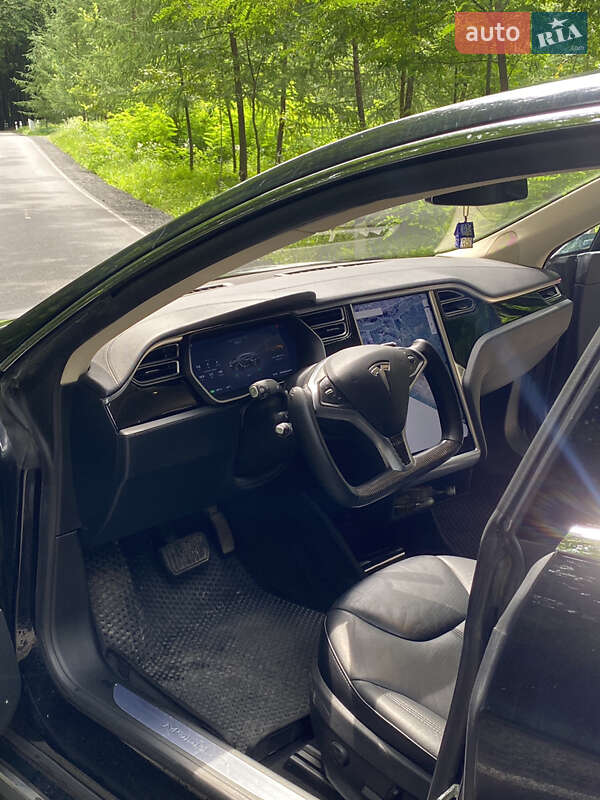 Лифтбек Tesla Model S 2015 в Луцке