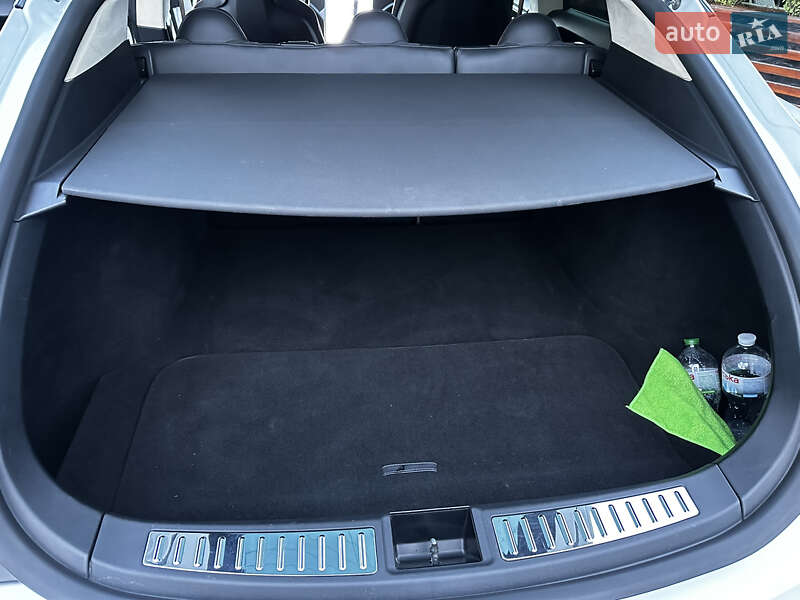 Лифтбек Tesla Model S 2012 в Ивано-Франковске