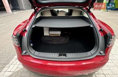 Лифтбек Tesla Model S 2018 в Киеве