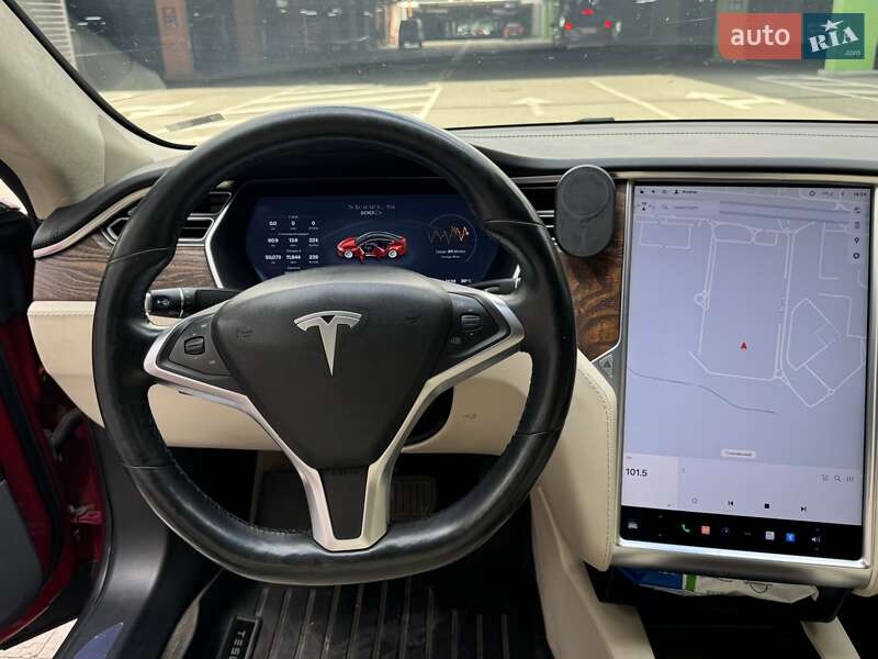 Лифтбек Tesla Model S 2018 в Киеве