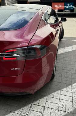 Лифтбек Tesla Model S 2018 в Киеве