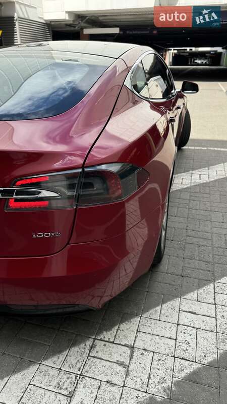Лифтбек Tesla Model S 2018 в Киеве