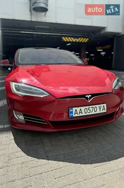 Лифтбек Tesla Model S 2018 в Киеве