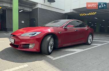 Лифтбек Tesla Model S 2018 в Киеве