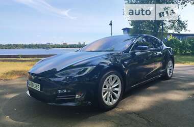 Лифтбек Tesla Model S 2019 в Киеве