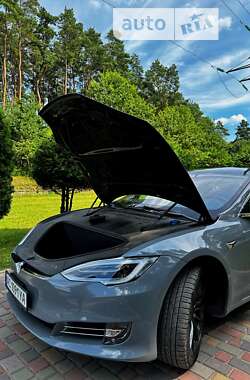 Лифтбек Tesla Model S 2018 в 