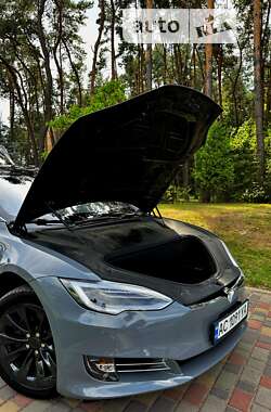 Лифтбек Tesla Model S 2018 в 