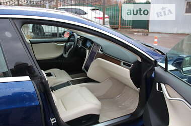 Лифтбек Tesla Model S 2017 в 