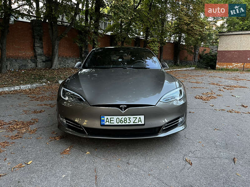 Лифтбек Tesla Model S 2016 в Днепре фото 2 Лифтбек Tesla Model S 2016 в Днепре