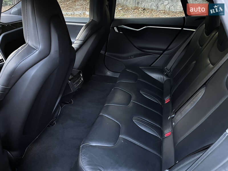 Лифтбек Tesla Model S 2016 в Днепре фото 18 Лифтбек Tesla Model S 2016 в Днепре