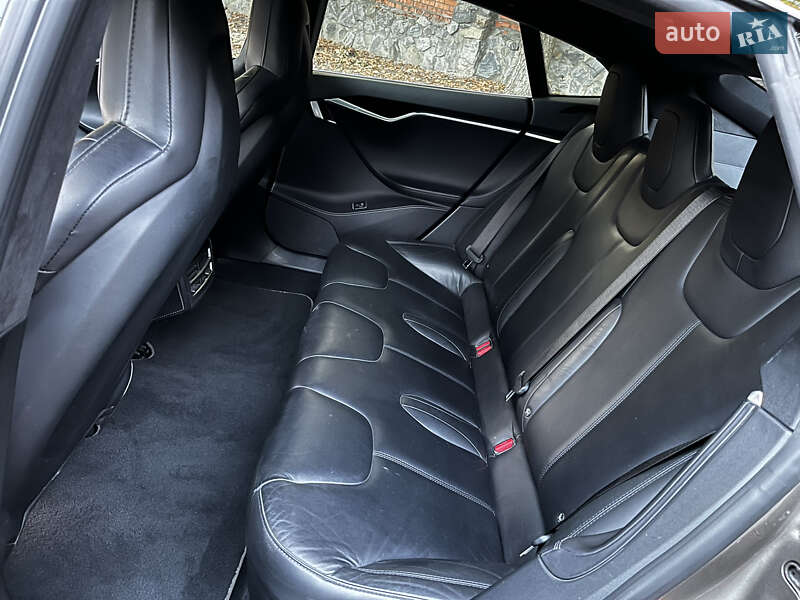 Лифтбек Tesla Model S 2016 в Днепре фото 25 Лифтбек Tesla Model S 2016 в Днепре