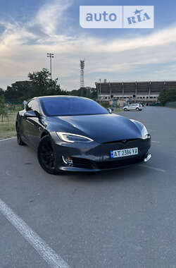 Лифтбек Tesla Model S 2016 в 