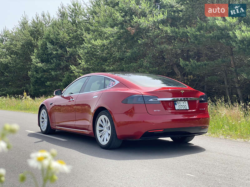 Ліфтбек Tesla Model S 2017 в Львові фото 4 Ліфтбек Tesla Model S 2017 в Львові