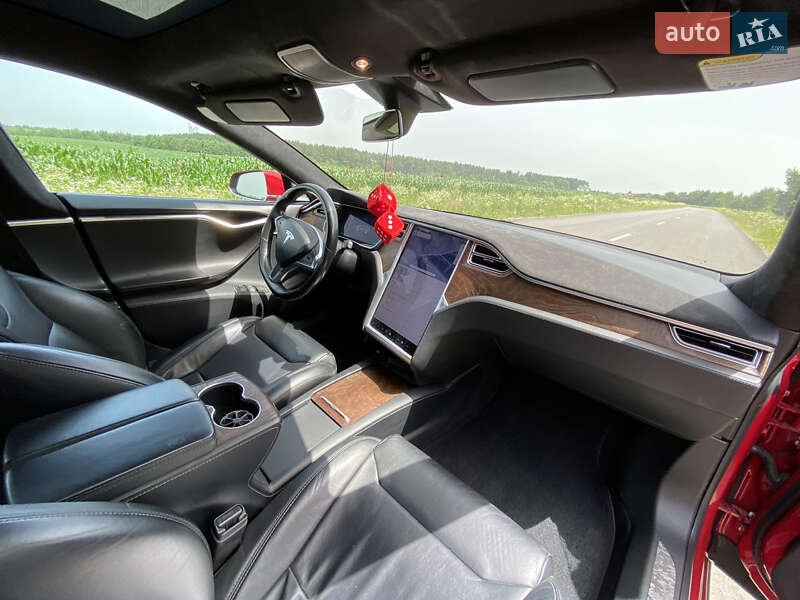 Ліфтбек Tesla Model S 2017 в Львові фото 13 Ліфтбек Tesla Model S 2017 в Львові