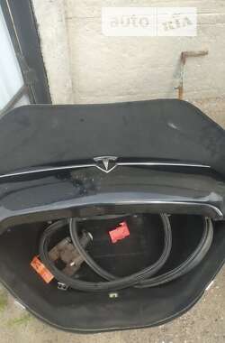 Лифтбек Tesla Model S 2016 в Житомире
