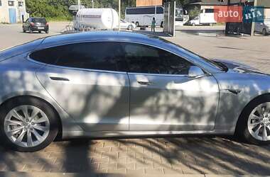 Лифтбек Tesla Model S 2017 в Коломые