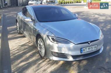 Ліфтбек Tesla Model S 2017 в Коломиї