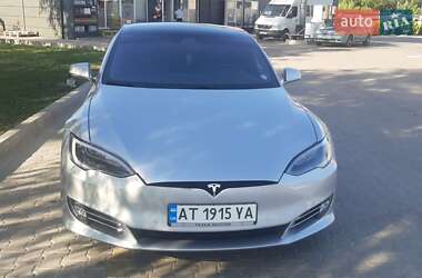 Лифтбек Tesla Model S 2017 в Коломые