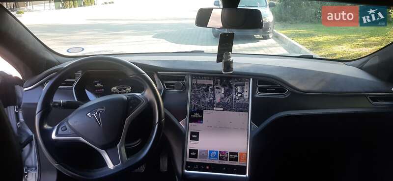 Ліфтбек Tesla Model S 2017 в Коломиї