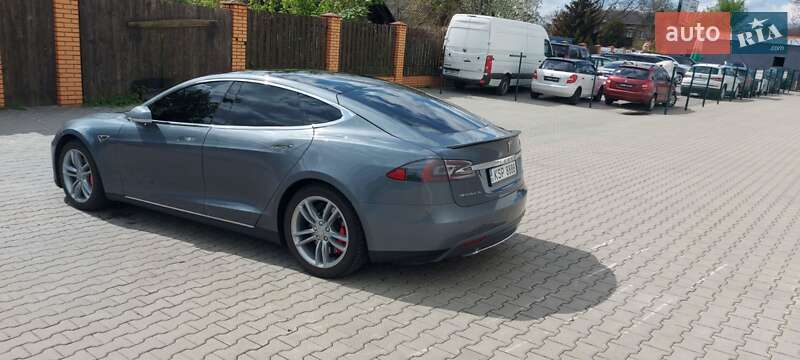 Ліфтбек Tesla Model S 2014 в Києві