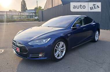 Ліфтбек Tesla Model S 2015 в Києві