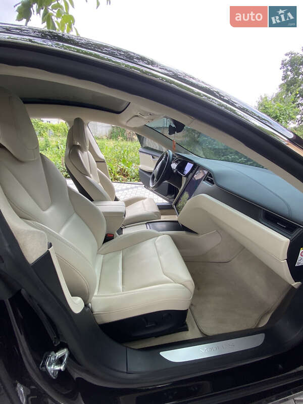 Лифтбек Tesla Model S 2018 в Хмельницком