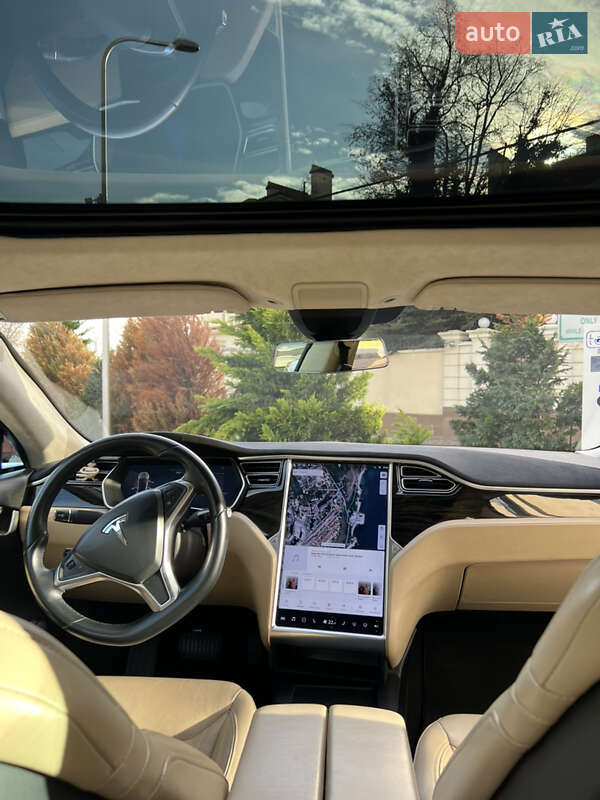 Лифтбек Tesla Model S 2016 в Одессе
