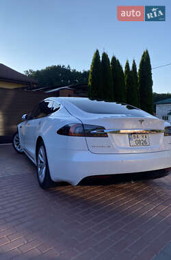 Лифтбек Tesla Model S 2018 в 