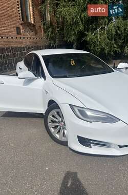 Ліфтбек Tesla Model S 2016 в Вінниці фото 10 Ліфтбек Tesla Model S 2016 в Вінниці