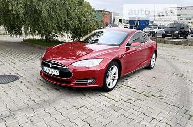 Ліфтбек Tesla Model S 2013 в Чернівцях