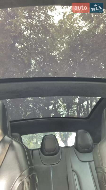 Лифтбек Tesla Model S 2015 в Сумах