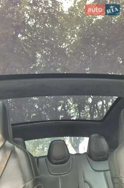 Лифтбек Tesla Model S 2015 в 