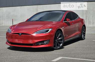 Лифтбек Tesla Model S 2015 в Киеве