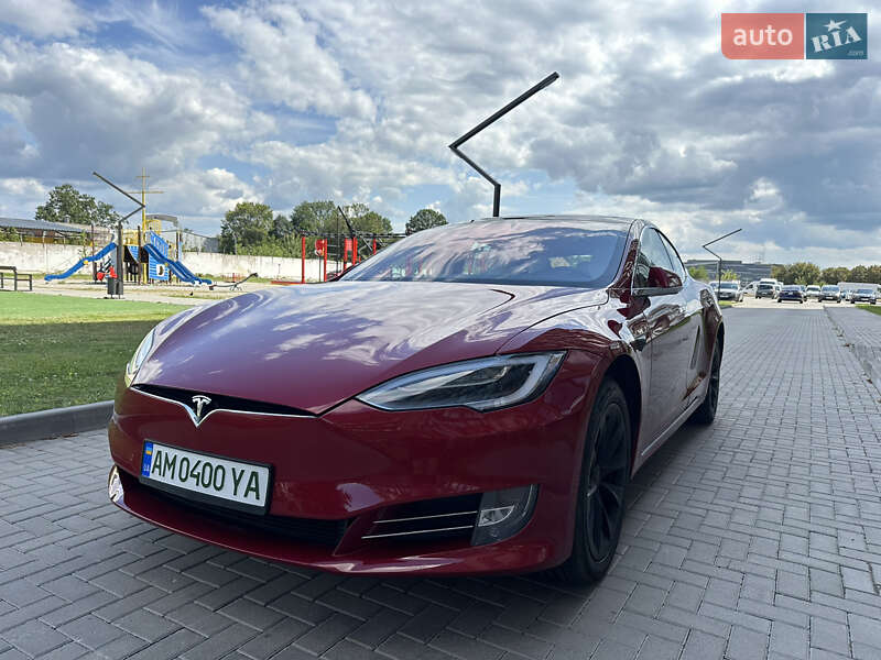 Лифтбек Tesla Model S 2018 в Житомире