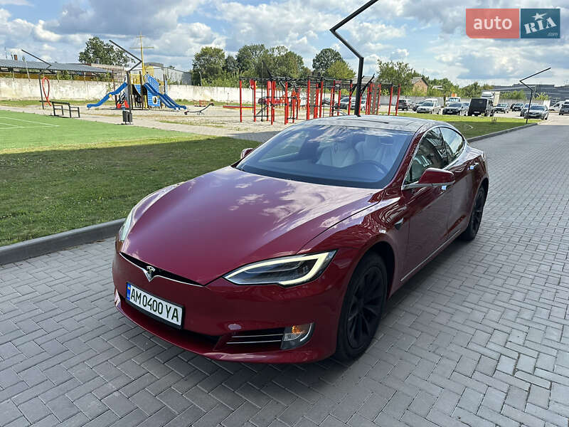 Лифтбек Tesla Model S 2018 в Житомире