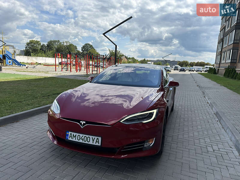 Ліфтбек Tesla Model S 2018 в Житомирі