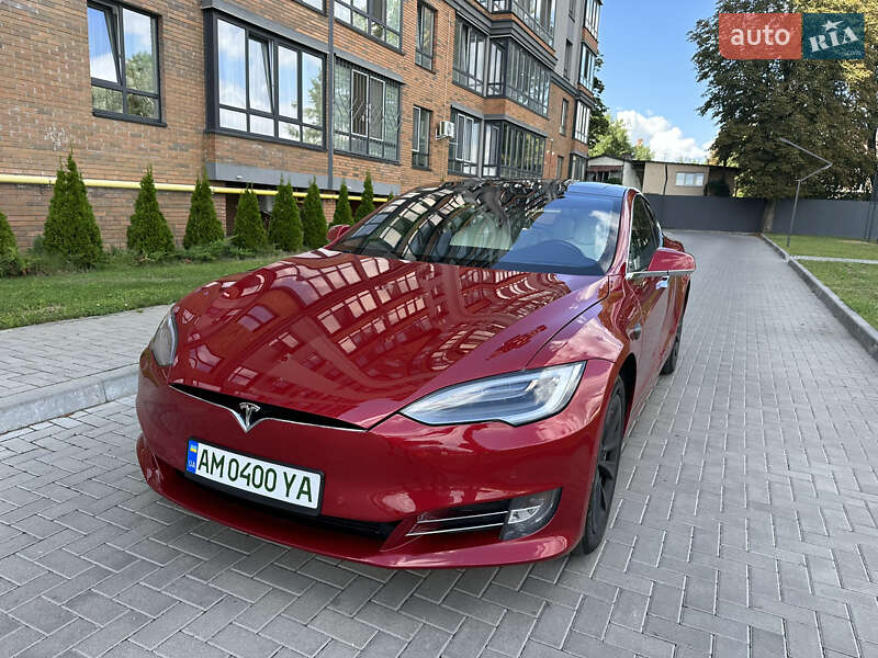 Ліфтбек Tesla Model S 2018 в Житомирі