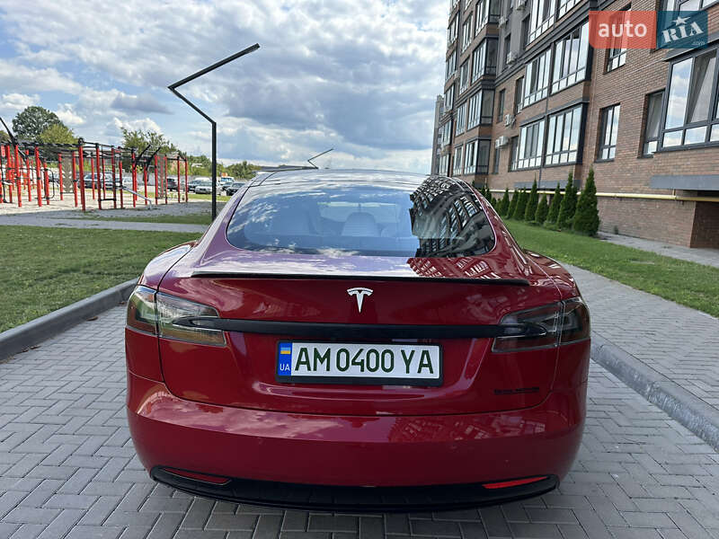 Лифтбек Tesla Model S 2018 в Житомире