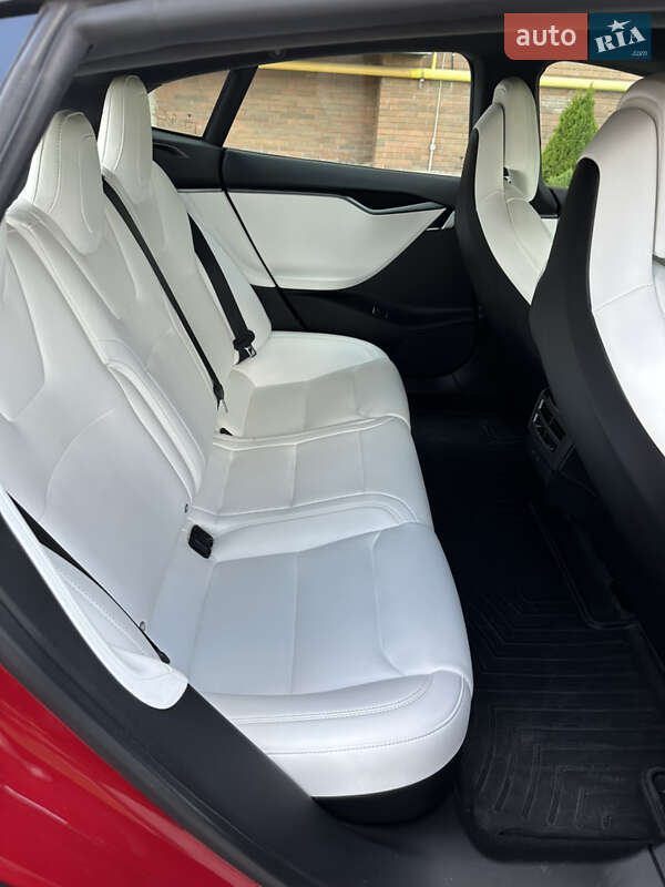 Лифтбек Tesla Model S 2018 в Житомире