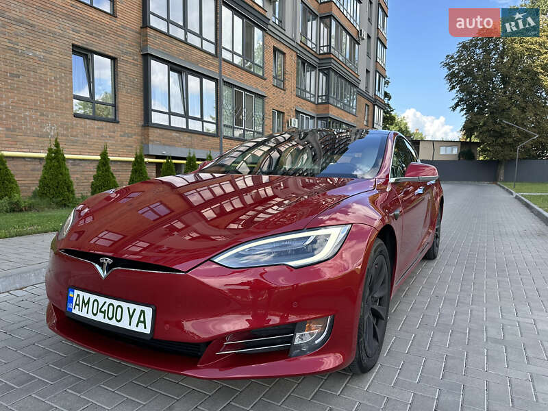 Ліфтбек Tesla Model S 2018 в Житомирі