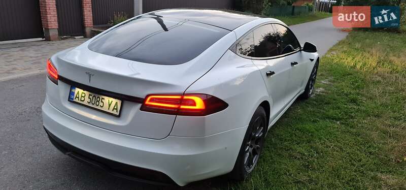 Ліфтбек Tesla Model S 2022 в Вінниці