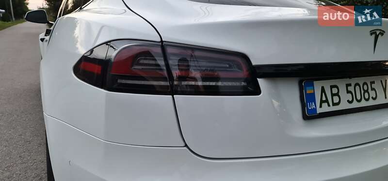 Ліфтбек Tesla Model S 2022 в Вінниці