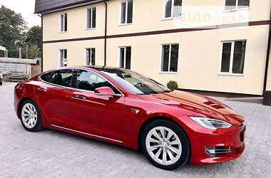 Лифтбек Tesla Model S 2018 в Виннице