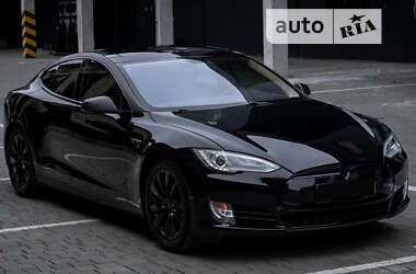 Ліфтбек Tesla Model S 2014 в Львові