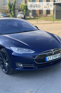 Ліфтбек Tesla Model S 2015 в Івано-Франківську