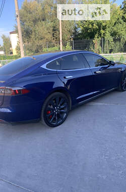 Ліфтбек Tesla Model S 2015 в Івано-Франківську