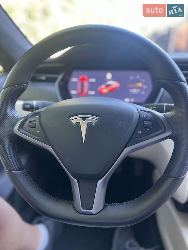 Лифтбек Tesla Model S 2019 в Виннице