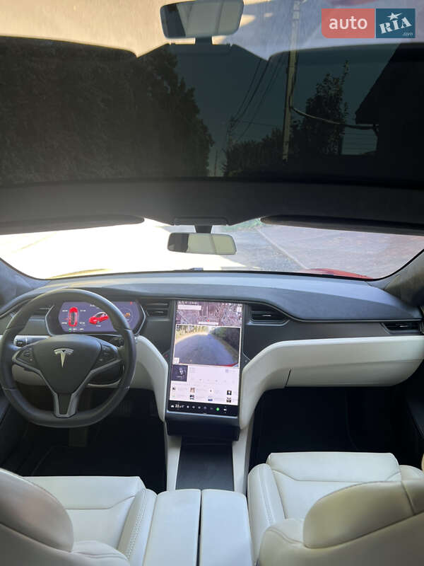 Лифтбек Tesla Model S 2019 в Виннице